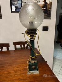 La lampada da tavola vintage