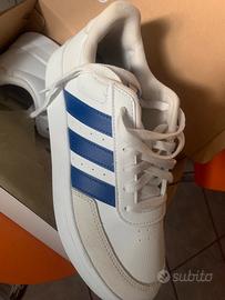 Scappa adidas nuove con la etichetta