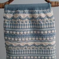 Borsa in maglia fatta a mano con manici in bambu'