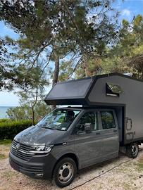 VW T6.1 cabina doppia con cellula abitativa