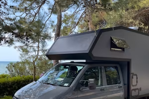 VW T6.1 cabina doppia con cellula abitativa