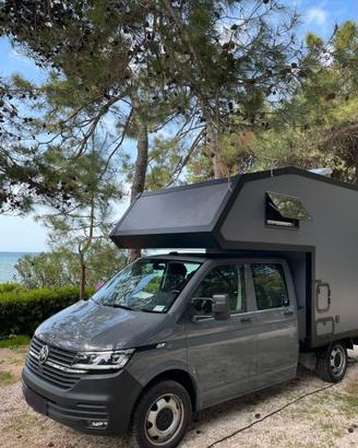VW T6.1 cabina doppia con cellula abitativa