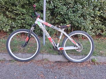 Scott voltage yz 25 dirt/jump weeilie bike