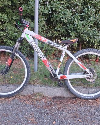 Scott voltage yz 25 dirt/jump weeilie bike