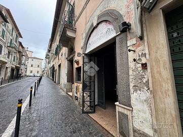 NEGOZIO A ARICCIA