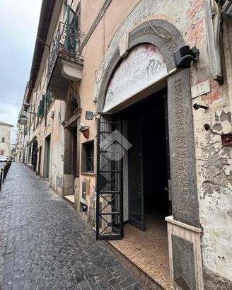 NEGOZIO A ARICCIA