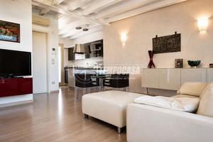 APPARTAMENTO SU DUE LIVELLI CON DUE TERRAZZI E BOX