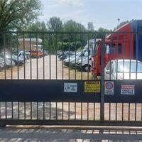 CAPANNONE CON GRANDE TERRENO