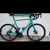 Bici da corsa Bianchi Sprint Shimano 105 di2