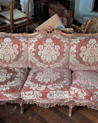 set di due divani con quattro poltrone