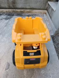 Camion cat giocattolo 