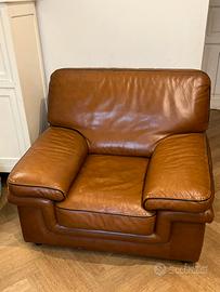 Poltrona vintage in pelle marrone L102 P90