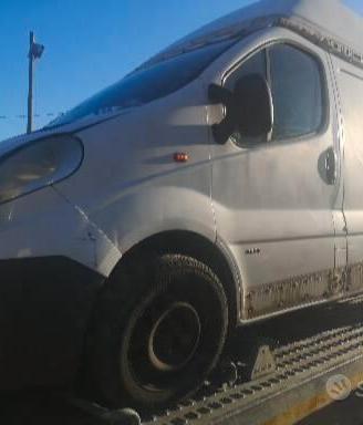 Trafic vivaro tetto alto ricambi