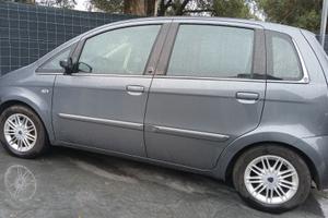 Lancia Musa 1.4 GPL adatta Neopatentati