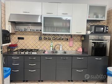 Cucina 3mt lineari con elettrodomestici