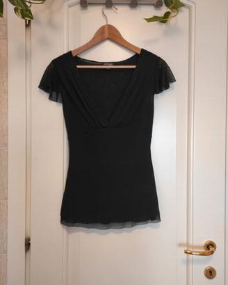 Blusa nera con scollo a v