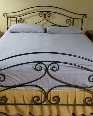 Letto in vero ferro battuto, tondino pieno