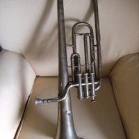 Tuba non funzionante - strumento musicale