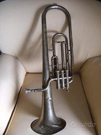 Tuba non funzionante - strumento musicale