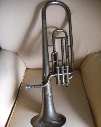 Tuba non funzionante - strumento musicale