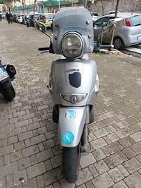 Scooter  Aprilia scarabeo 250