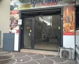 Negozio a Volla, via Dante Alighieri, 1 locali