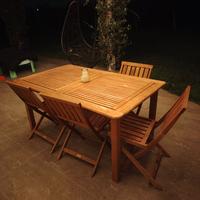 Tavolo in legno per esterno