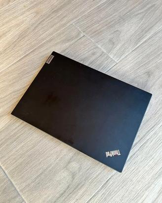 Computer Lenovo praticamente nuovo / prezzo tratta