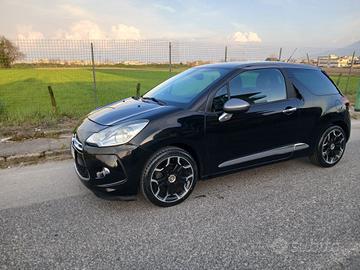 Ds DS3 3 1.2 VTi 82 Just Black full optional