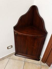 Mobile angolare in legno stile classico