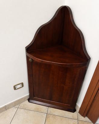 Mobile angolare in legno stile classico