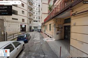 Ampio appartamento 3° piano con balcone - Salerno