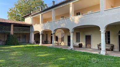 CASA DI CORTE A OME