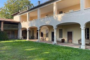 CASA DI CORTE A OME