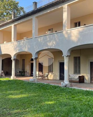 CASA DI CORTE A OME