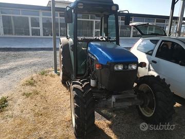 Trattore Frutteto New Holland 75 Cavalli Cabina
