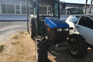 Trattore Frutteto New Holland 75 Cavalli Cabina