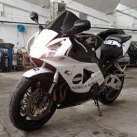 Honda CBR 954 RR Fireblade