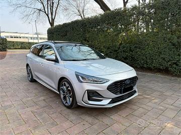 Ford Focus 1.5 120cv ST-line