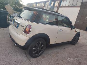 mini Cooper 1.6 benz