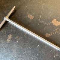 USAG Chiave a T maschio esagonale