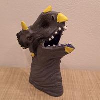 Marionetta dinosauro triceratopo