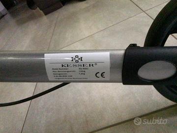 Deambulatore pieghevole con seduta mod.Kesser
