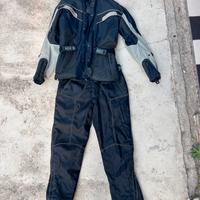 Completo moto abbigliamento tecnico