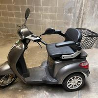 SCOOTER AUSILIO ELETTRICO PER ANZIANI E DISABILI