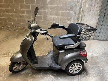 SCOOTER AUSILIO ELETTRICO PER ANZIANI E DISABILI