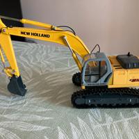 Modellino escavatore New Holland Kobelco