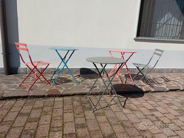 Tavolini e sedie Naterial metà prezzo