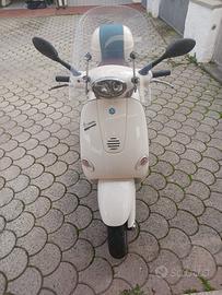 Vespa et4 150