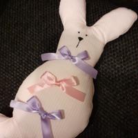 Coniglietto pupazzo di stoffa a righe rosa